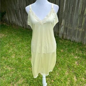 Vintage candlelight cream lace trim midi length adjustable strap slip dress. M.